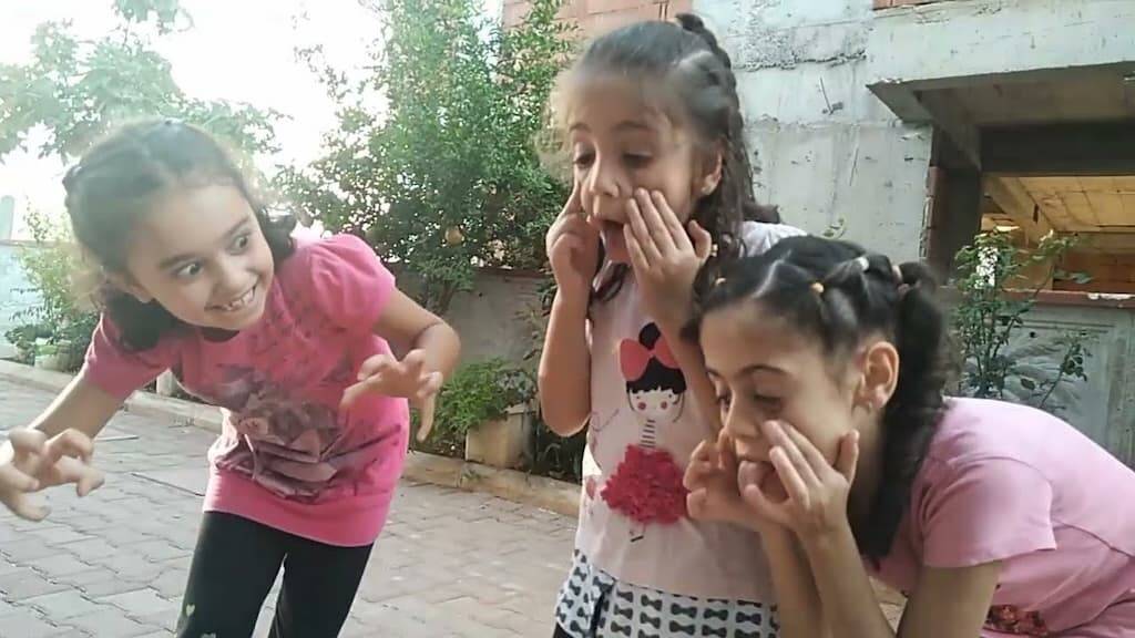 Güzellik Mi, Çirkinlik Mi, Havuz Başında Heykellik Mi?