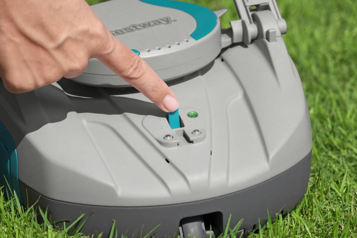 Bestway® AquaTronix™ 58864 G100 Havuz Temizleme Robotu 2